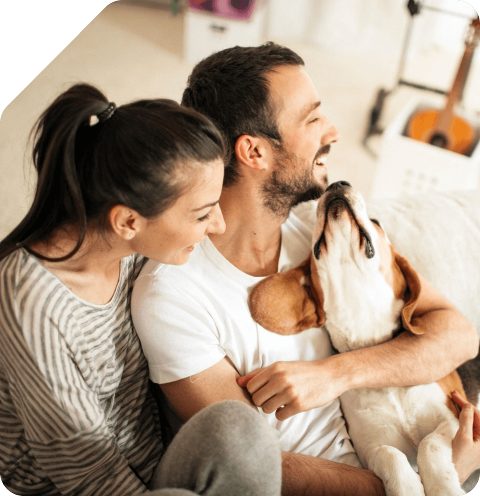 couple-with-dog